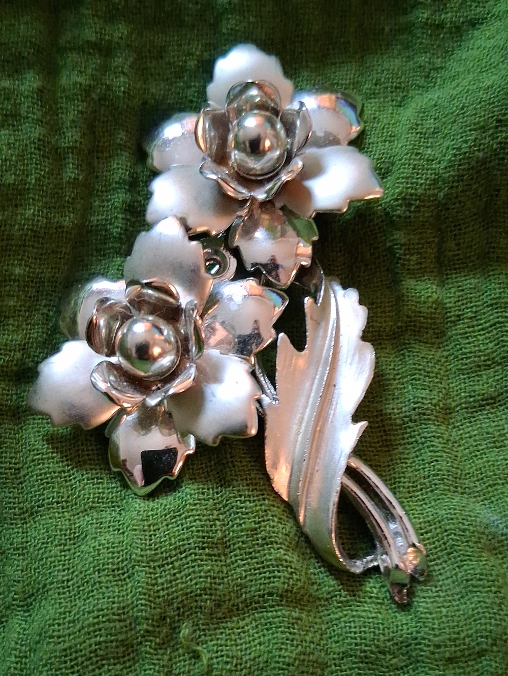 Vintage Silver Chrome Tone Floral Brooch Pin - Elegant Women’s Jewelry